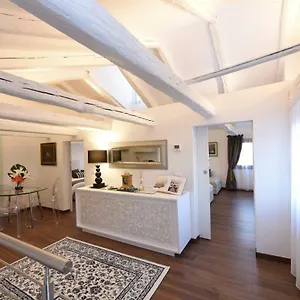 Apartment Sweet Frari